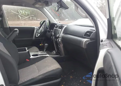 2024 Toyota 4Runner Sr5 z USA, uszkodzony, nr VIN JTEMU5JR1R6273261